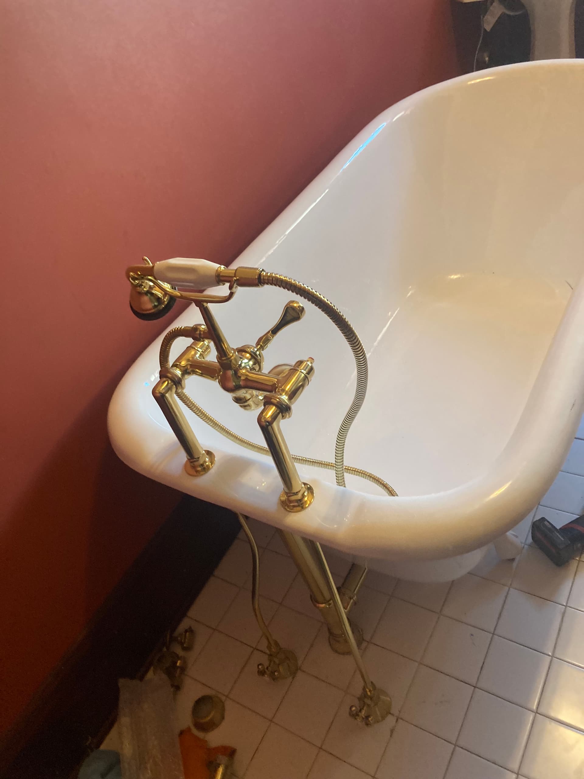 Gallery photos for Claw Foot Tub Gets All-New Hardware and Faucet: Image #2